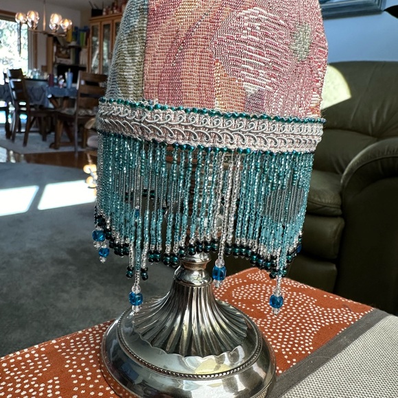 Victorian hand beaded pin or brooch cushion - Picture 10 of 11